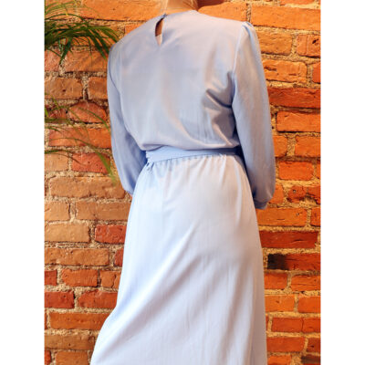 laventelinsininen mekko