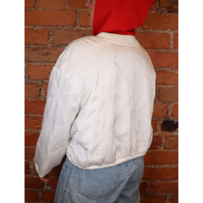 valkoinen bomber takki