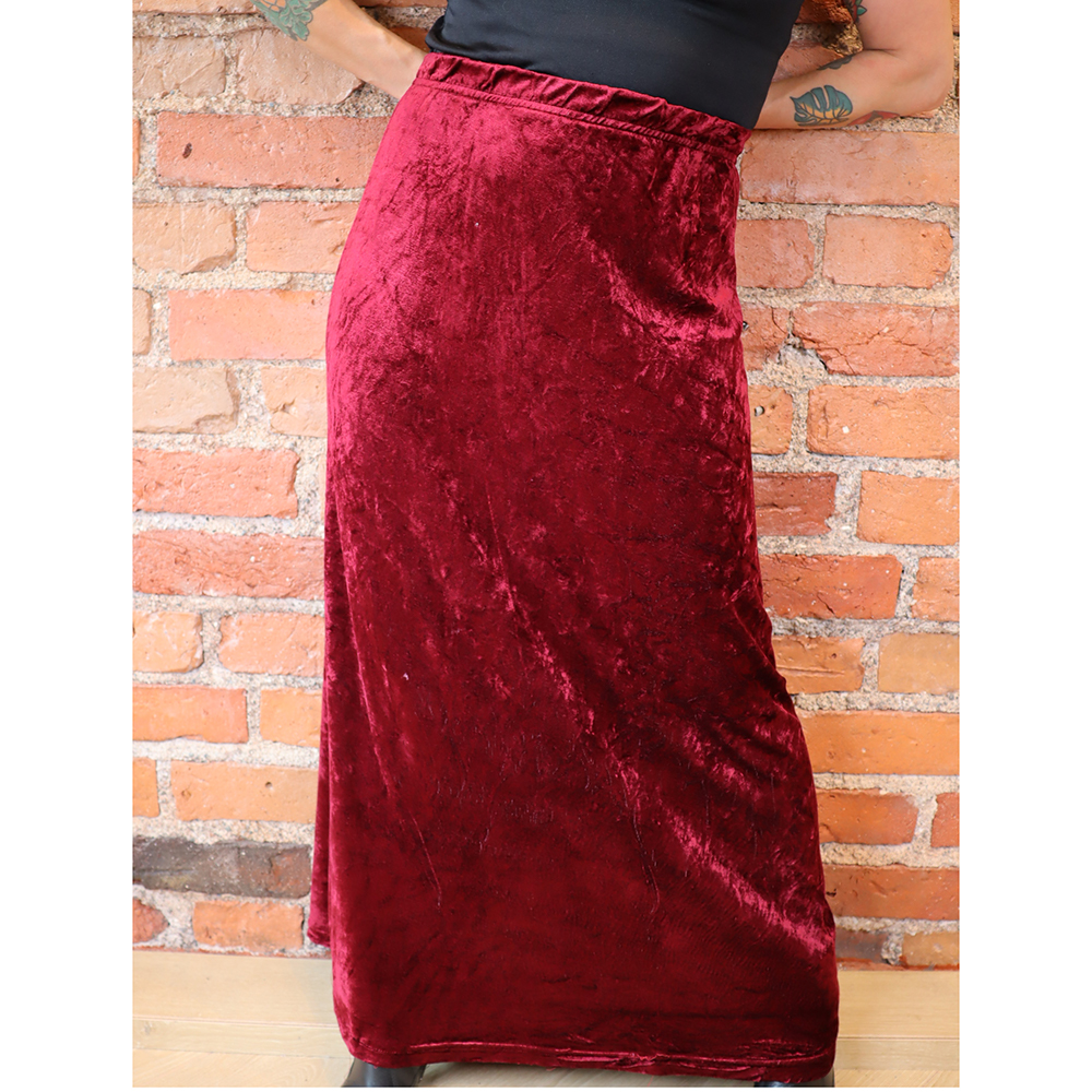 punainen velour hame