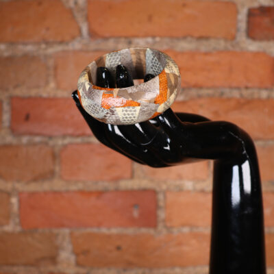 Käsintehty rannerengas