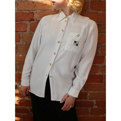 valkoinen viskoosipaita