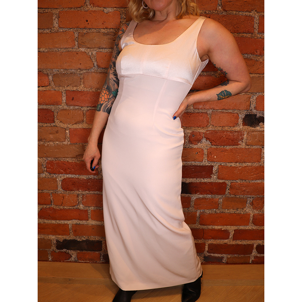 vaaleanpunainen juhlamekko