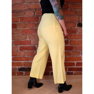 keltaiset kesähousut