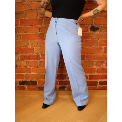 vaaleansiniset housut