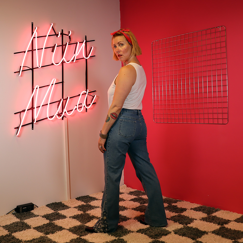 leveälahkeiset Y2K farkut