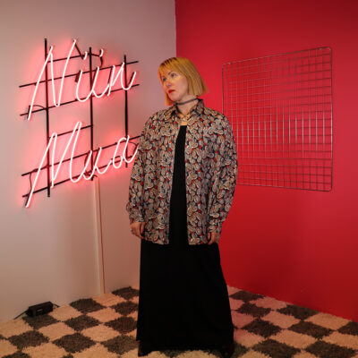 kuviollinen silkkipaita