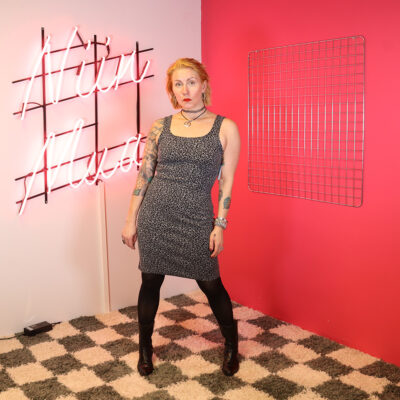 pantterikuosinen mekko