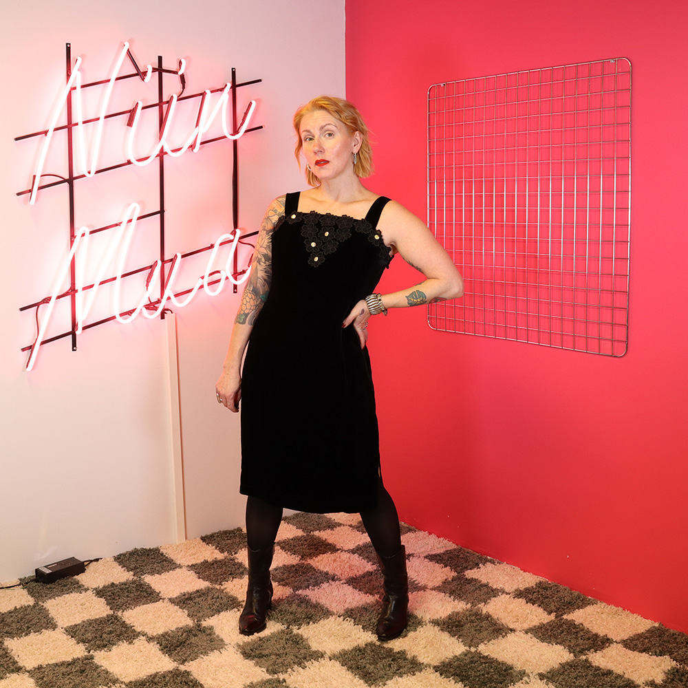 kotimainen samettimekko