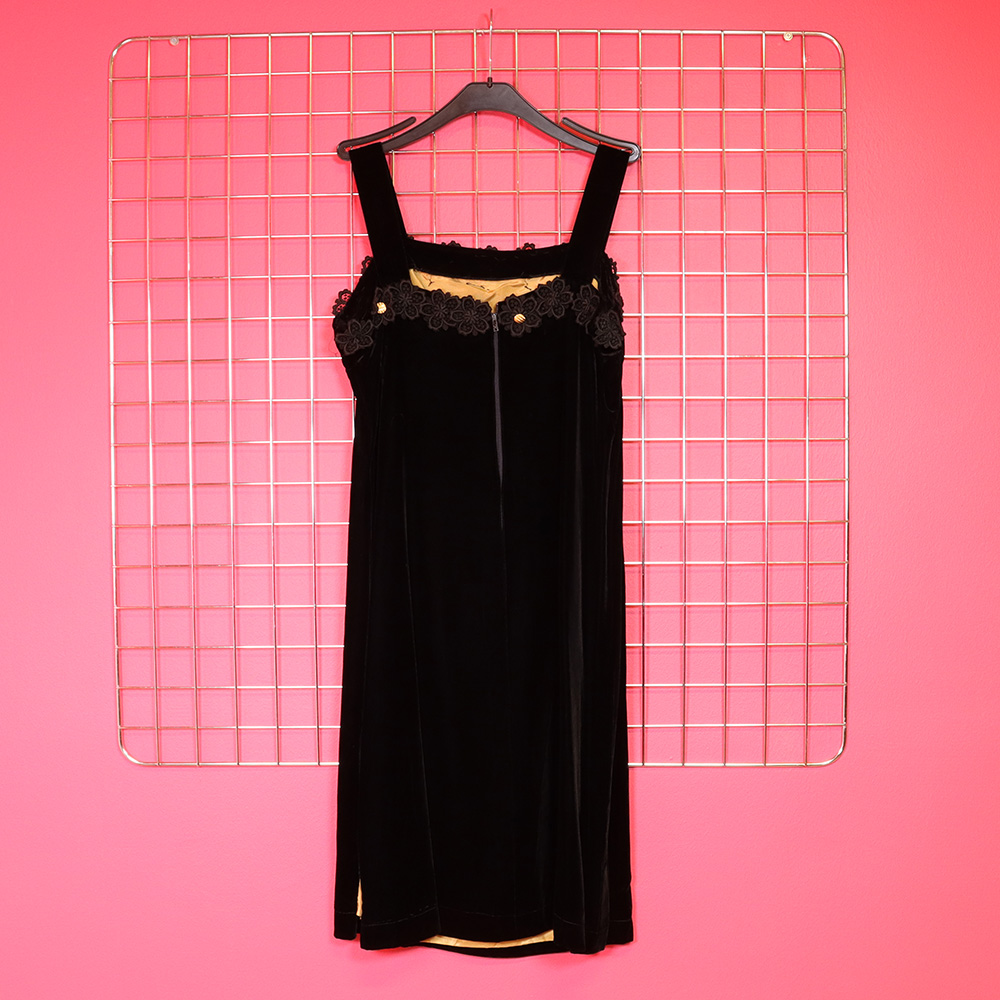 kotimainen samettimekko