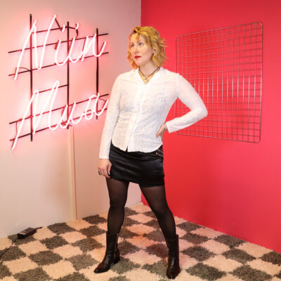 valkoinen kauluspaita