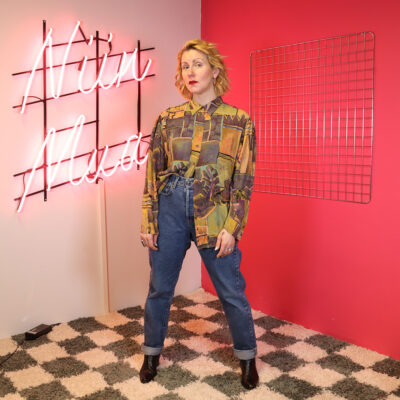 värikäs vintage pusero