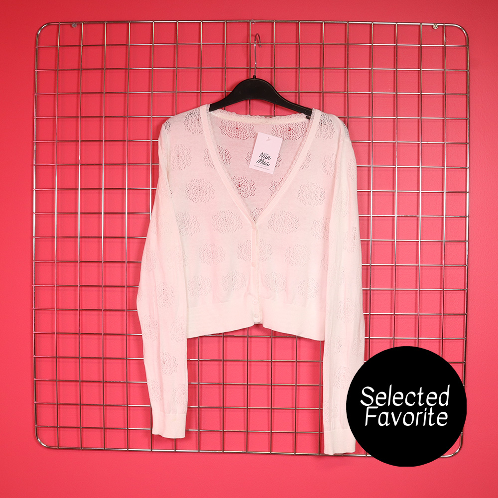 valkoinen pitsineuletakki