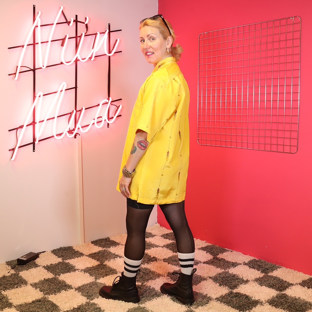 keltainen silkkipaita