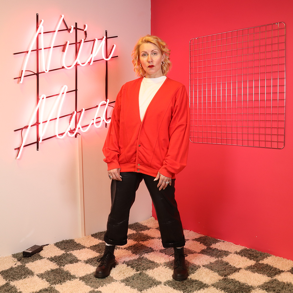 punainen trikootakki