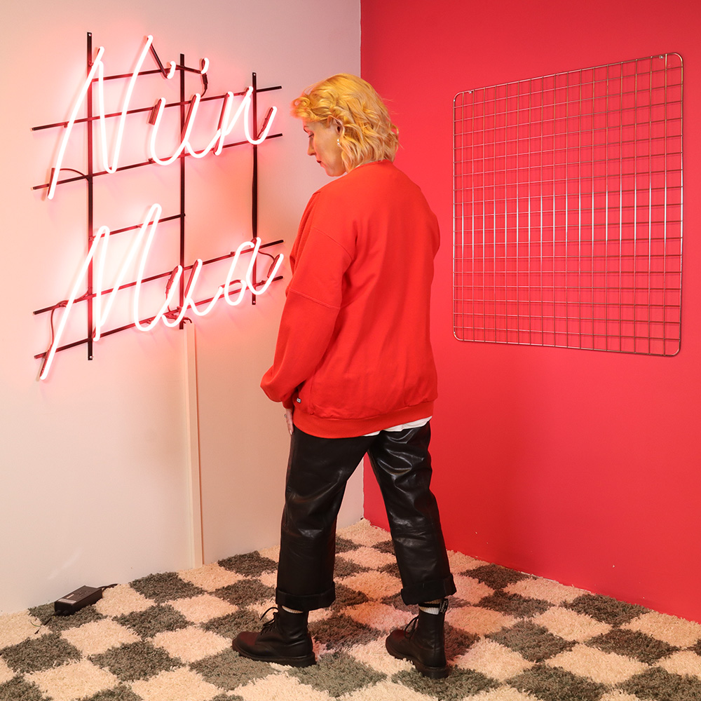 punainen trikootakki