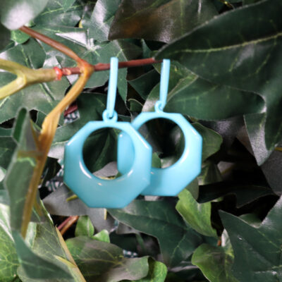 vaaleansiniset korvakorut