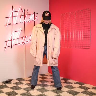 persikanvärinen takki