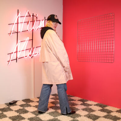 persikanvärinen takki