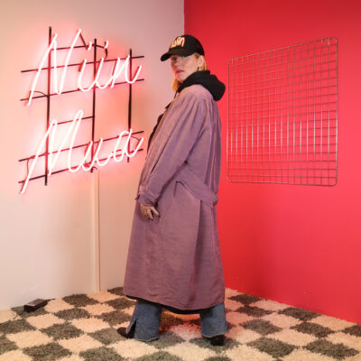 laventelinvärinen takki