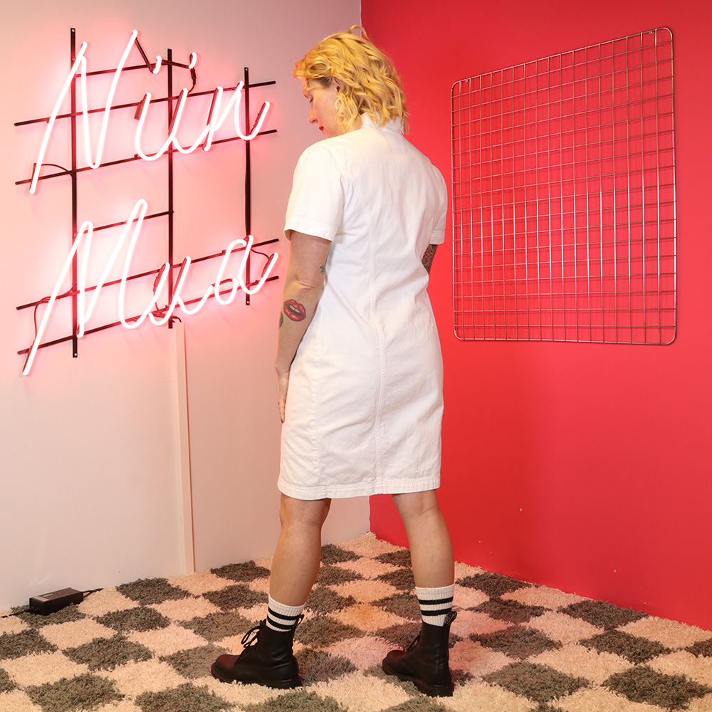 valkoinen farkkumekko