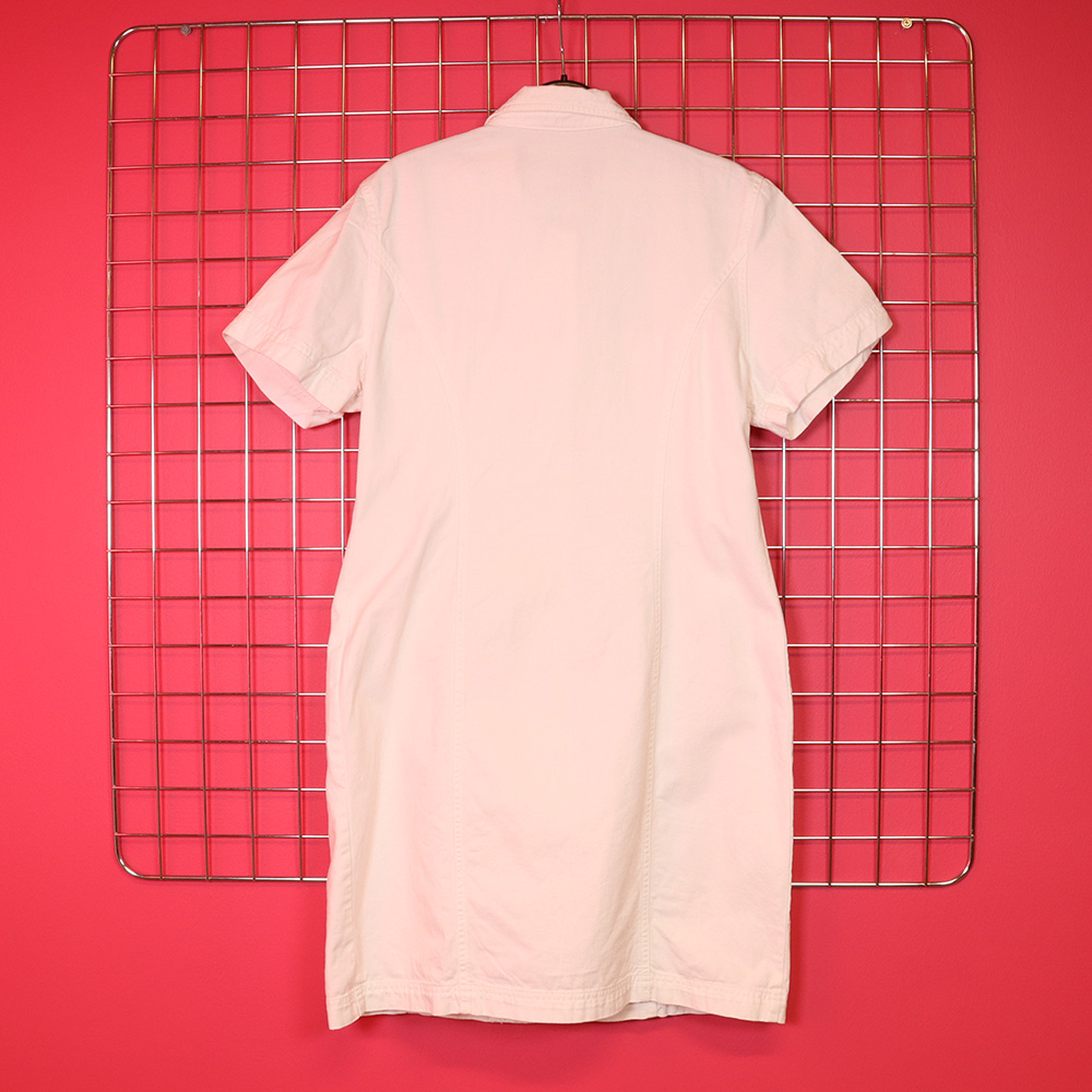 valkoinen farkkumekko